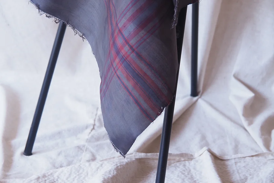 ผ้าพันคอผืนสี่เหลี่ยม ขนาด 65x65ซม. สีเทากรมท่า รหัส ZTG-CT-102693