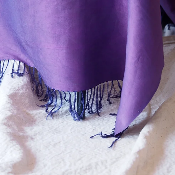 ผ้าคลุมไหล่ผ้าไหม ผืนใหญ่ มีชายครุย ขนาด 100x200ซม. สีม่วง รหัส ZYH-CT-102679