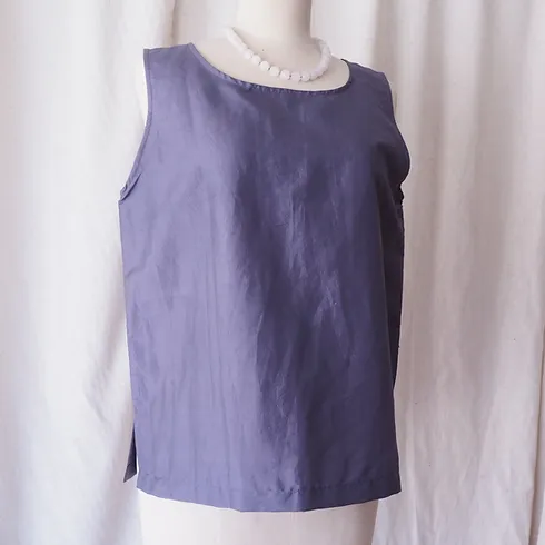 เสื้อผ้าไหมแขนกุด เฉดสีกรมท่า รหัส TOP-102827