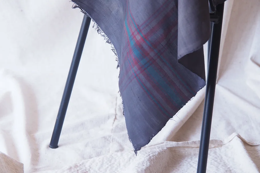 ผ้าพันคอผืนสี่เหลี่ยม ขนาด 65x65ซม. สีเทากรมท่า รหัส ZTG-CT-102690