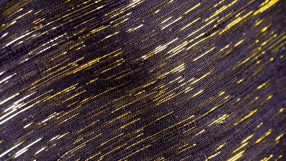 ผ้าไหมสีพื้น ทอสอดดิ้น ไหมแท้ สีน้ำตาลเกือบดำ ขายตามความยาวหลา รหัส A12-CT-100636