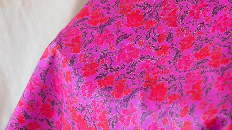 ผ้าไหมพิมพ์ลาย เนื้อเรียบ ขนาด 1x3.55 หลา เฉดสีชมพูดอกแดง รหัส A4-CT-103072