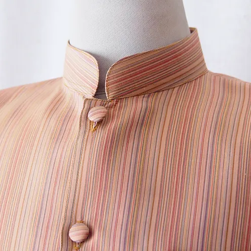 เสื้อสูทคอพระราชทาน แขนสั้น ผ้าไหมลายริ้ว ไหมแท้ Size L รหัส DK-CT-103021