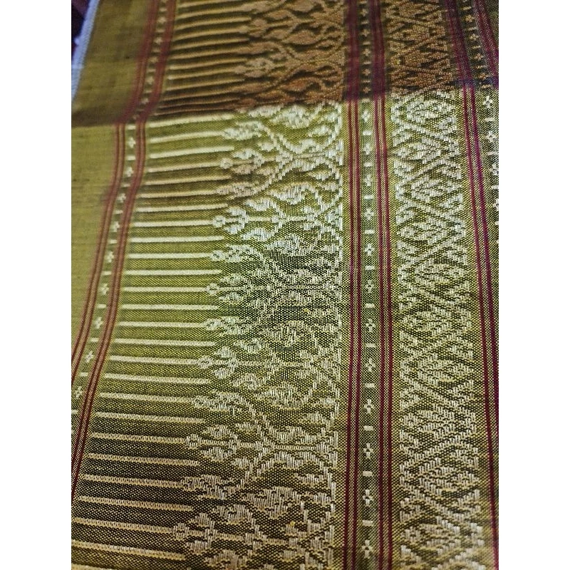 ตีนต่วยไหมแท้อมือยกดิ้นทอง ขนาด 7.5นิ้วx2เมตร สีเหลืองไพร รหัส WN-119-05076817