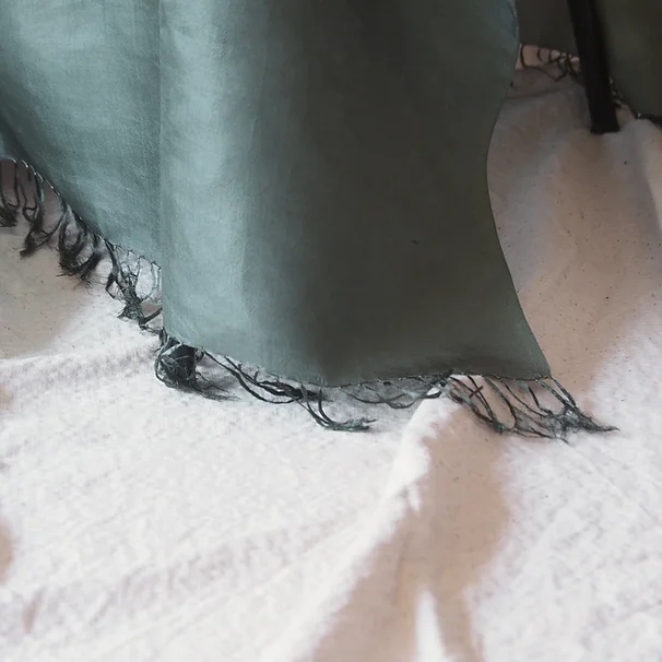 ผ้าคลุมไหล่ผ้าไหม ผืนใหญ่ มีชายครุย ขนาด 100x200ซม. สีเขียว รหัส ZYH-CT-102679