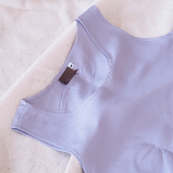 เสื้อแขนกุดไหมแท้ เฉดสีม่วงอ่อน รหัส TOP007