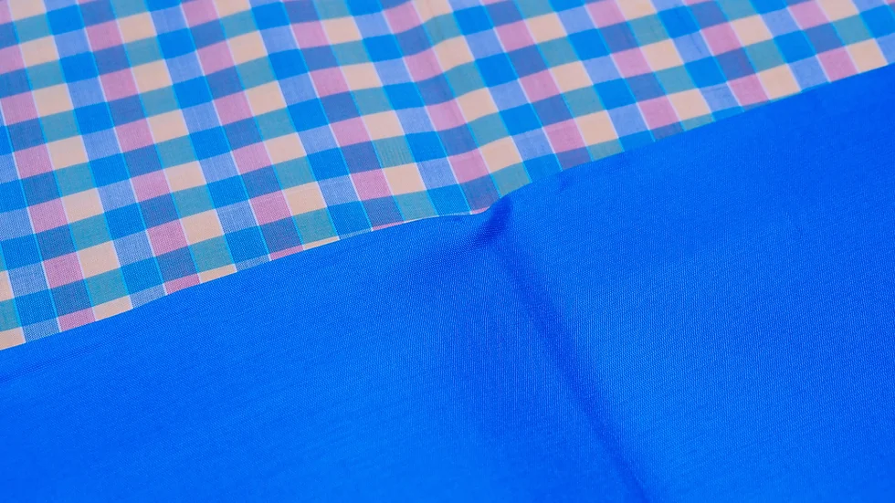 (ผ้าชุด)ไหมลายสก็อต ไหมแท้ ขนาด 1x4 หลา (ผ้าลาย2หลา+สีพื้น 2หลา) สีฟ้า รหัส A90-CT100624