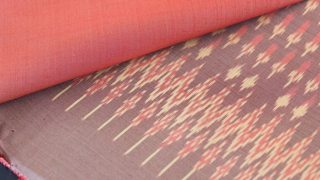 (ผ้าชุด) ผ้าไหมมัดหมี่ไหมแท้ (ผ้าลาย2หลา+สีพื้น2หลา) ลายสร้อยดอกหมาก พื้นสีส้ม รหัส M2B-CT-102542