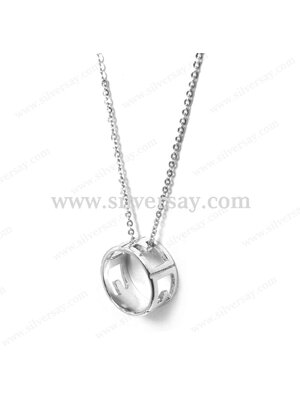 จี้แหวนฉลุลาย Gucci