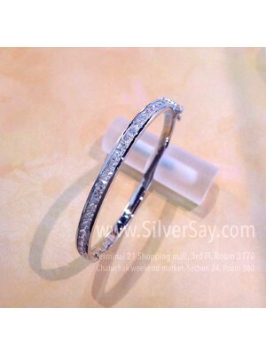 กำไลเพชรสวิสสี่เหลี่ยมพริ้นเซสคัท 3x3 มม. ฝังรางล็อคแถวครึ่งวง/เปิดได้