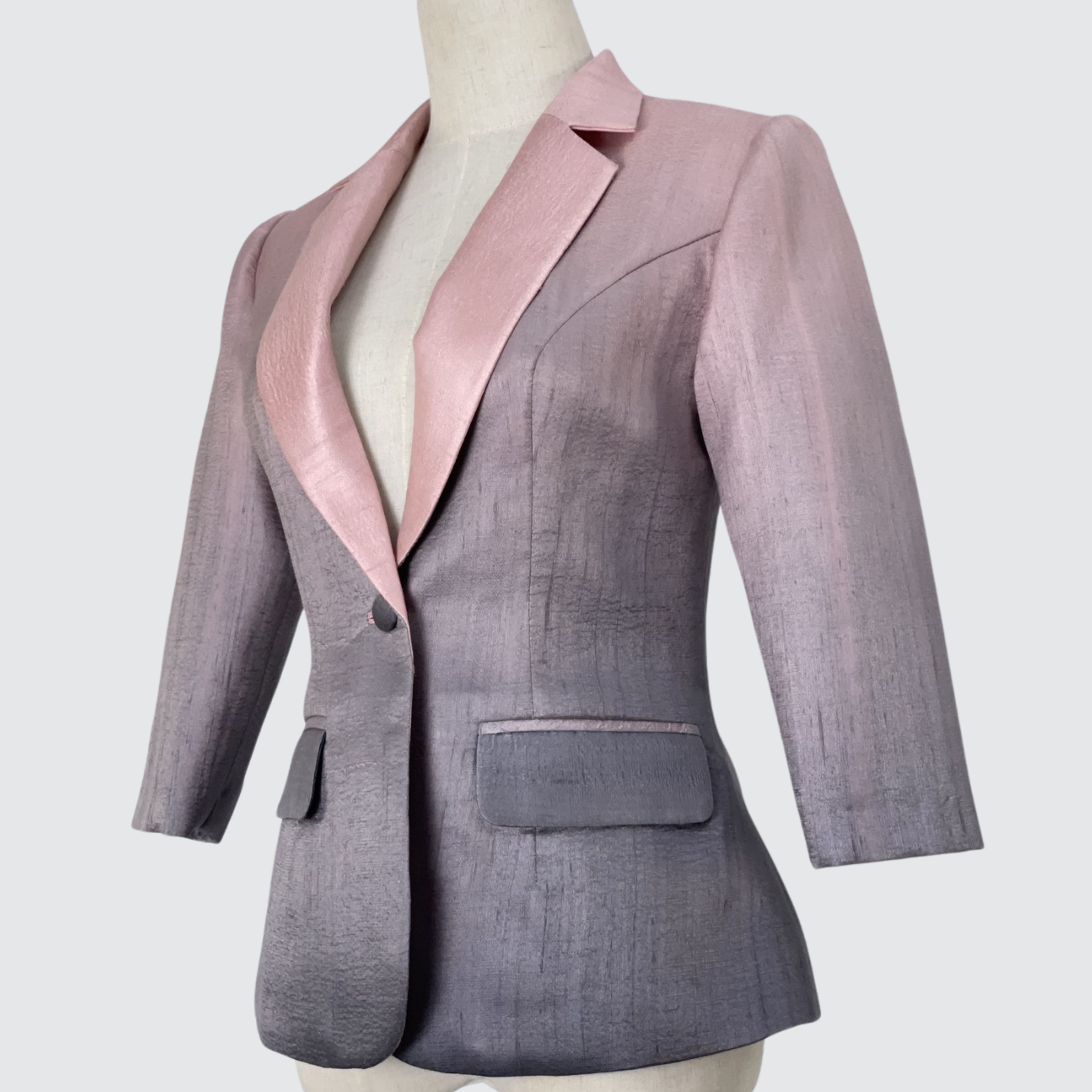 สูทหญิงแขนสามส่วน ตัดเย็บจากผ้าไหมลืบสไลด์สี ไหมแท้ 100% | ตัดเย็บตามรูปร่าง | เลือกผ้า ส่งไซส์ได้