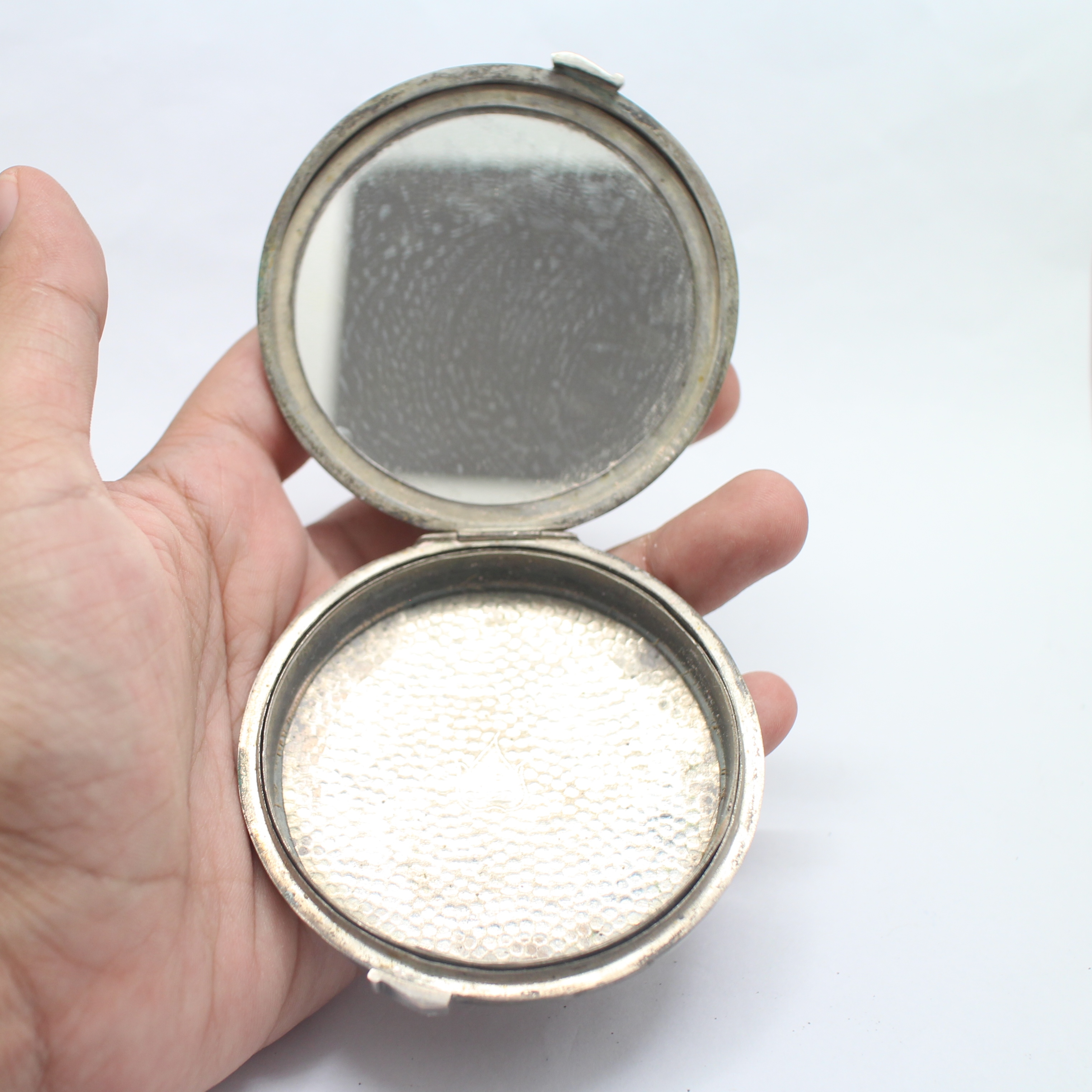 SI297 ตลับแป้งเงิน เงินแท้ 60% นน. 82.5 กรัม