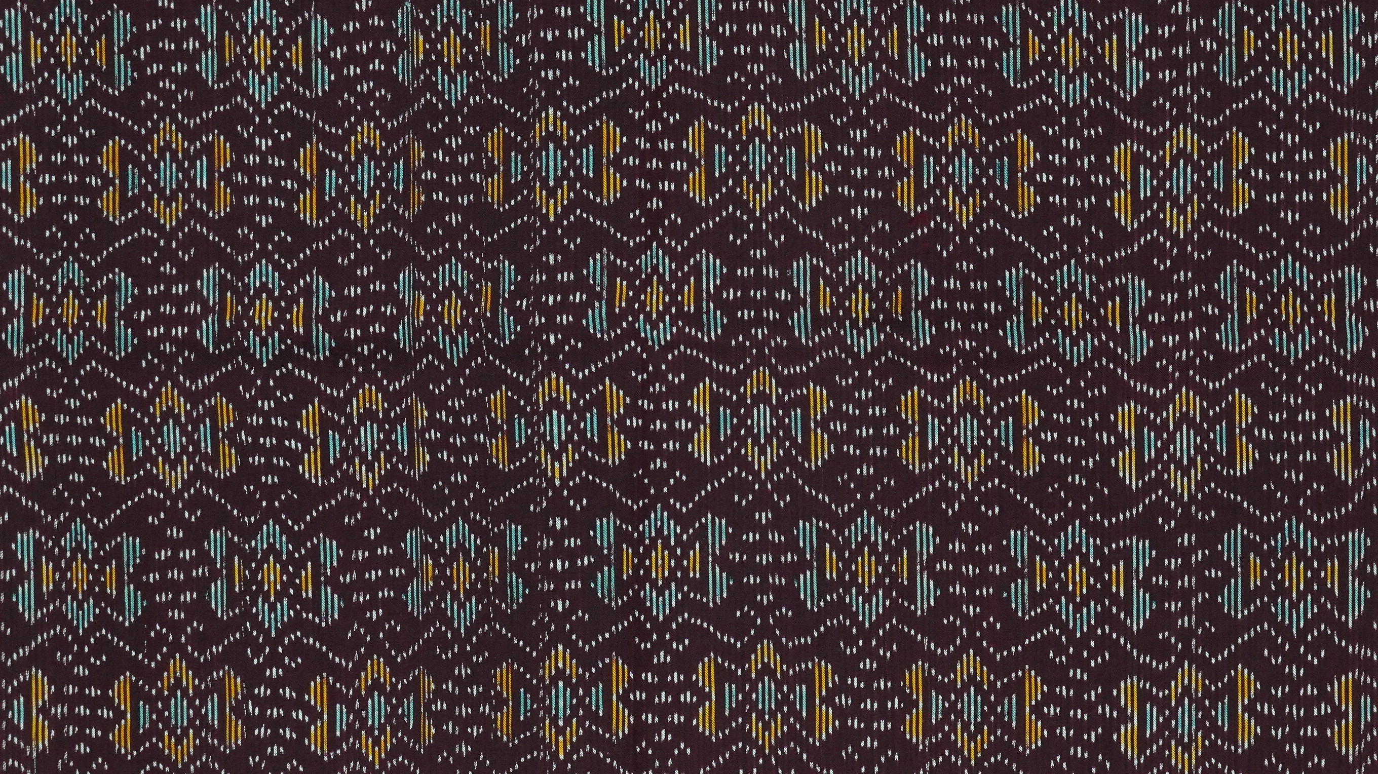 ซิ่น ผ้าไหมมัดหมี่ 3ตะกอ ขนาด 1x2เมตร ลายขอไขว้ พื้นสีม่วงกะปิ รหัส R2Q-ME-066-1220670914