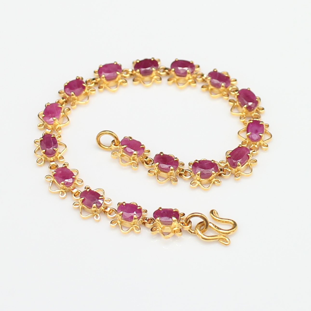 BL25033 สร้อยข้อมือทับทิมเจียรไนรอบเส้น ทองแท้ 90% นน.รวม 13.4 กรัม ยาว 17 ซม.