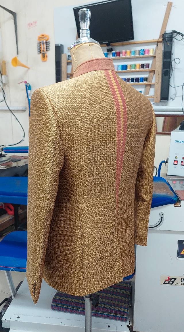 แบบตัด สูทพระราชทานชาย ผ้าไหม (ไม่รวมผ้า) chobmai x ARW รหัส CUT-ARW-0519671