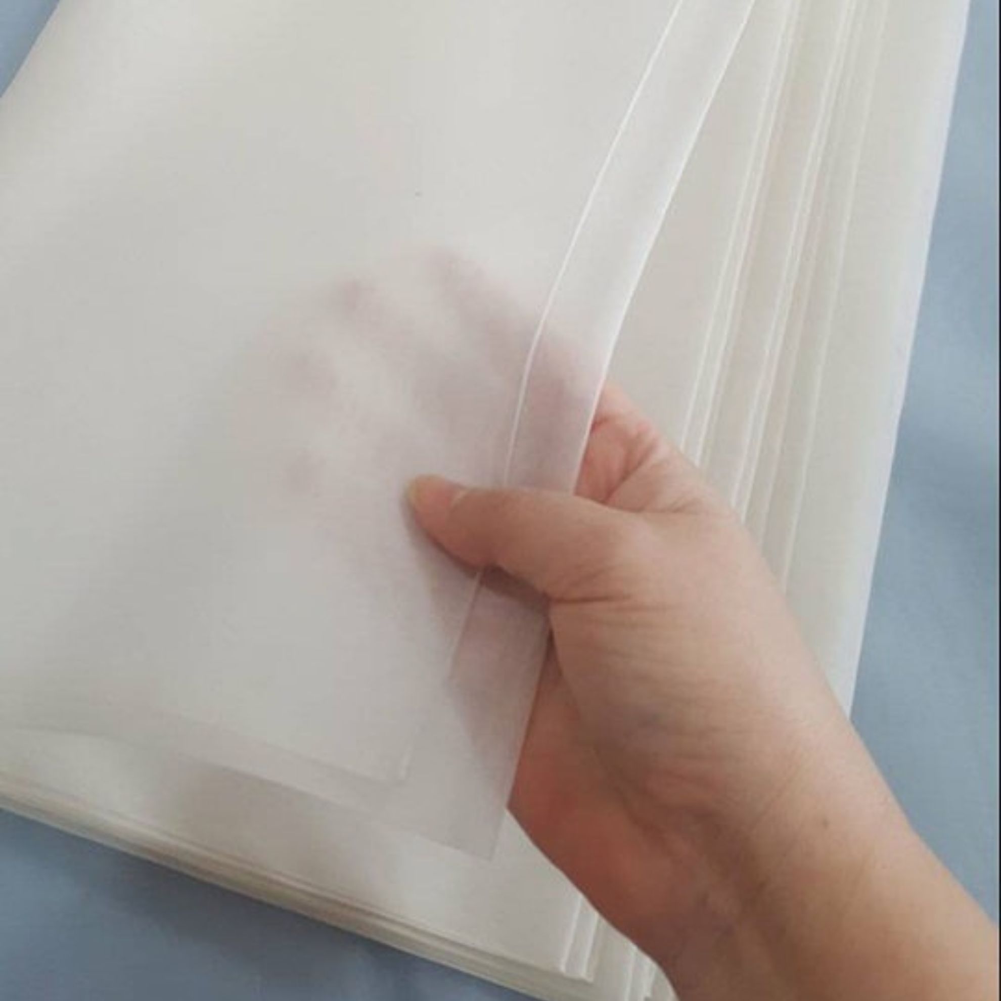 ผ้าไหมแก้ว ไหมแท้ 100% เนื้อโปร่งบางเบา สีขาวออฟไวท์ ตัดขายตามความยาวหลา รหัส C1-115-4