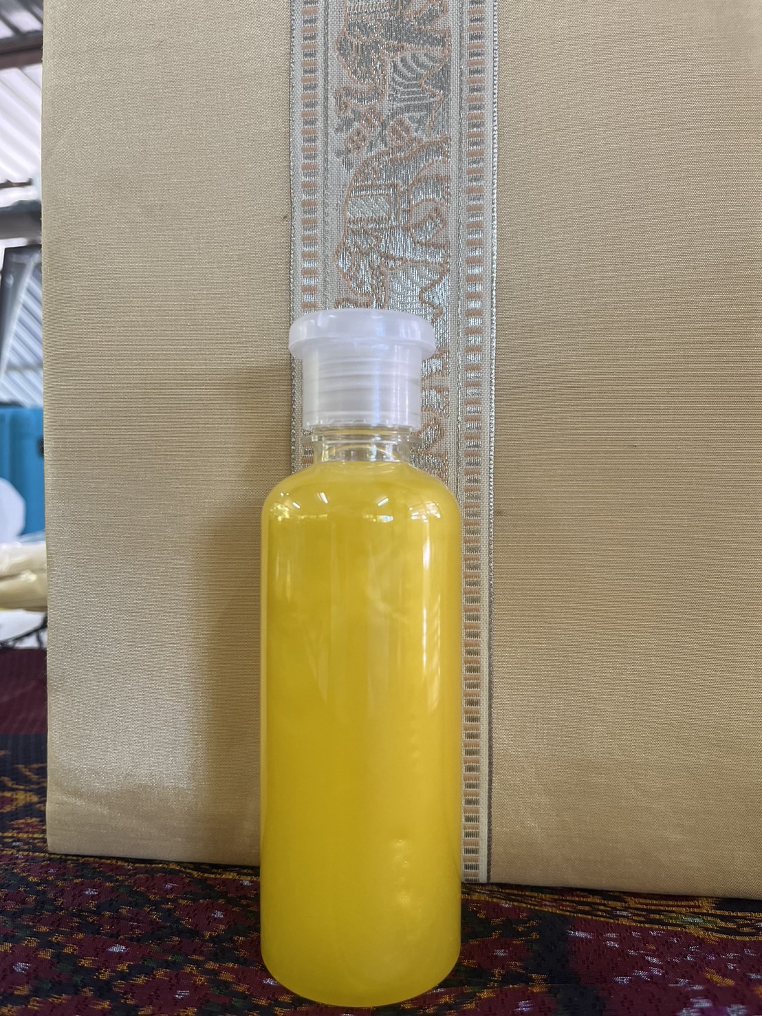 ผลิตภัณฑ์ซักผ้าไหม น้ำยาซักผ้าไหม ผ้านุ่ม ลื่น เงางาม ถนอมใยผ้า รหัส 76-2-1023671313