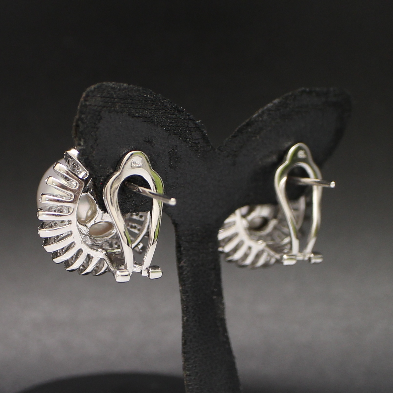 ER25565 ต่างหูมุกเซ้าซีล้อมเพชร เพชรแท้ 192 เม็ด 1.50 กะรัต ทองแท้ 18k นน.รวม 16 กรัม มุกแท้ 11 มิล