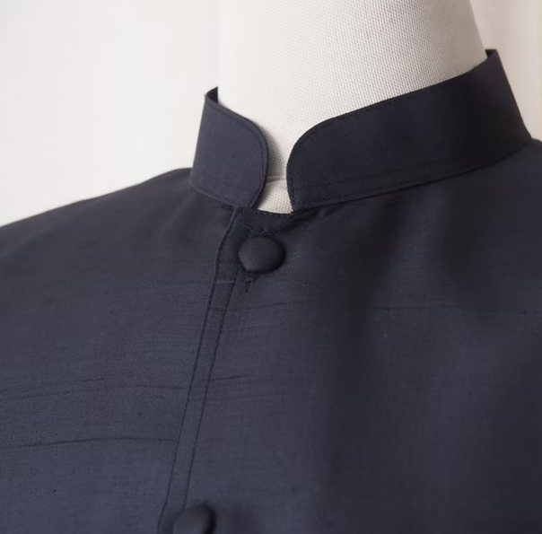 เสื้อสูทคอพระราชทาน แขนยาว เนื้อเรียบ ไหมแท้ สีดำ รหัส DM-CT-1122681