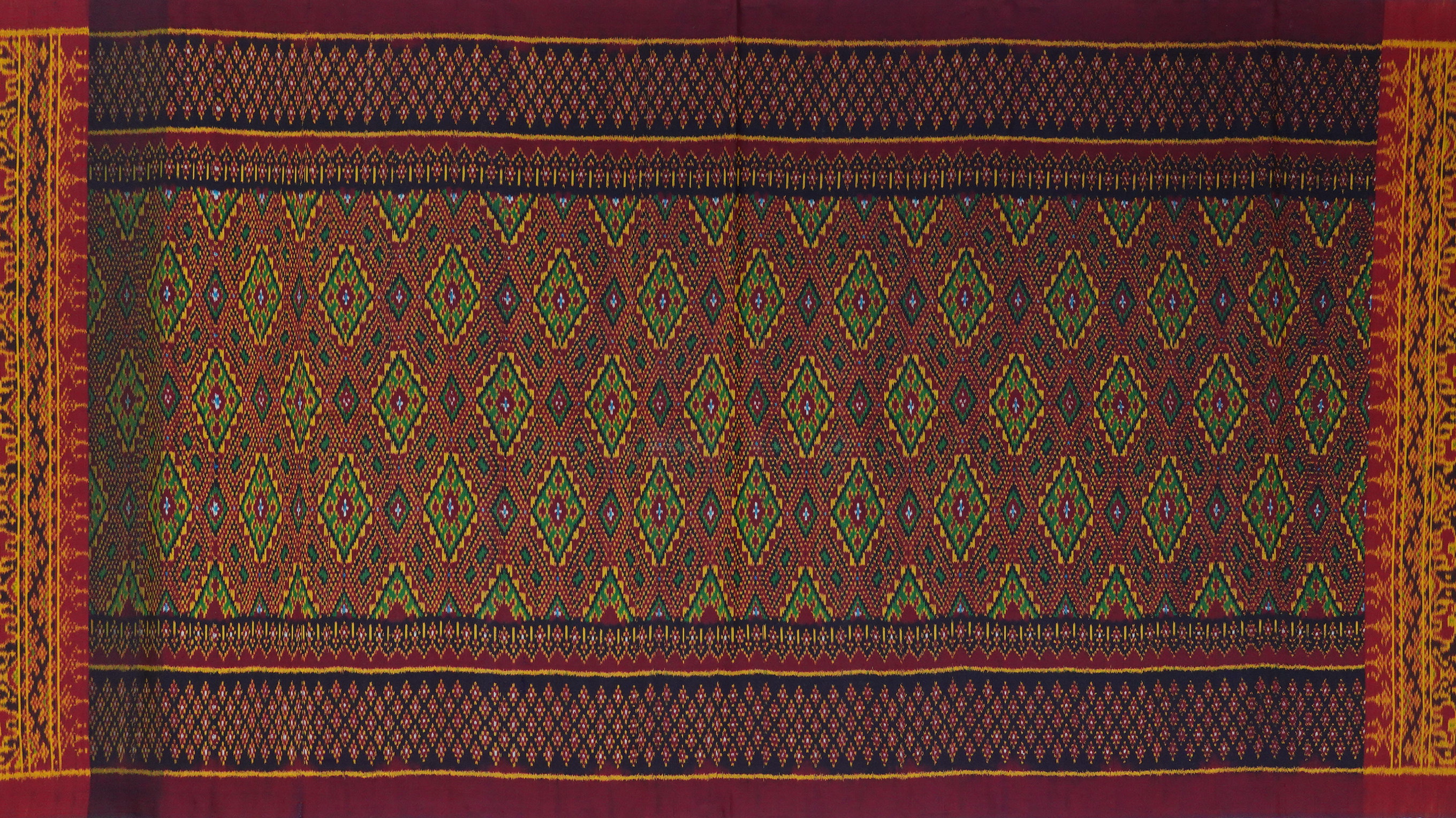 ซิ่น ผ้าไหมมัดหมี่ 3ตะกอ มีหน้านาง ขนาด 1x2เมตร ลายจี้เพชร สีแดงเม็ดมะขาม รหัส R2Q-ME-66-08186713