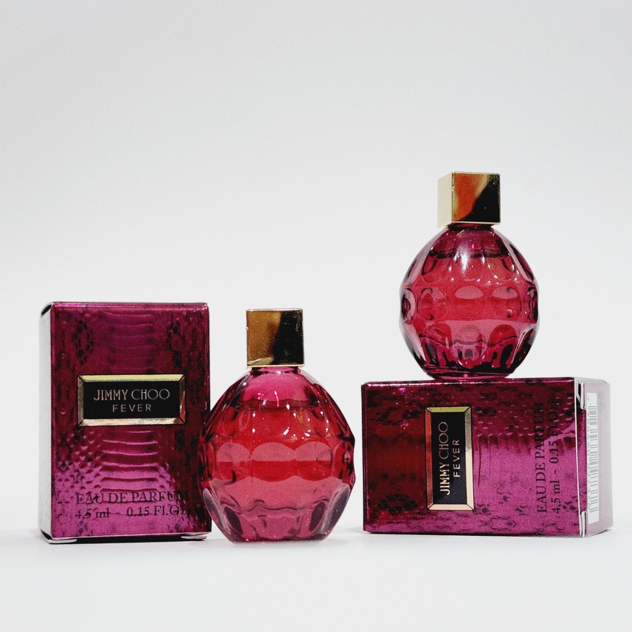 น้ำหอมจิ๋วมินิ Jimmy Choo Fever Eau de Parfum for women 4.5ml แบบแต้มมีกล่อง ( Mini Perfume น้ำหอมขนาดพกพา) น้ำหอมจิ๋วมินิ ขวดน่ารัก ตั้งโชว์ก็สวย พกพาก็สะดวก หัวแต้มตามจุดชีพจร