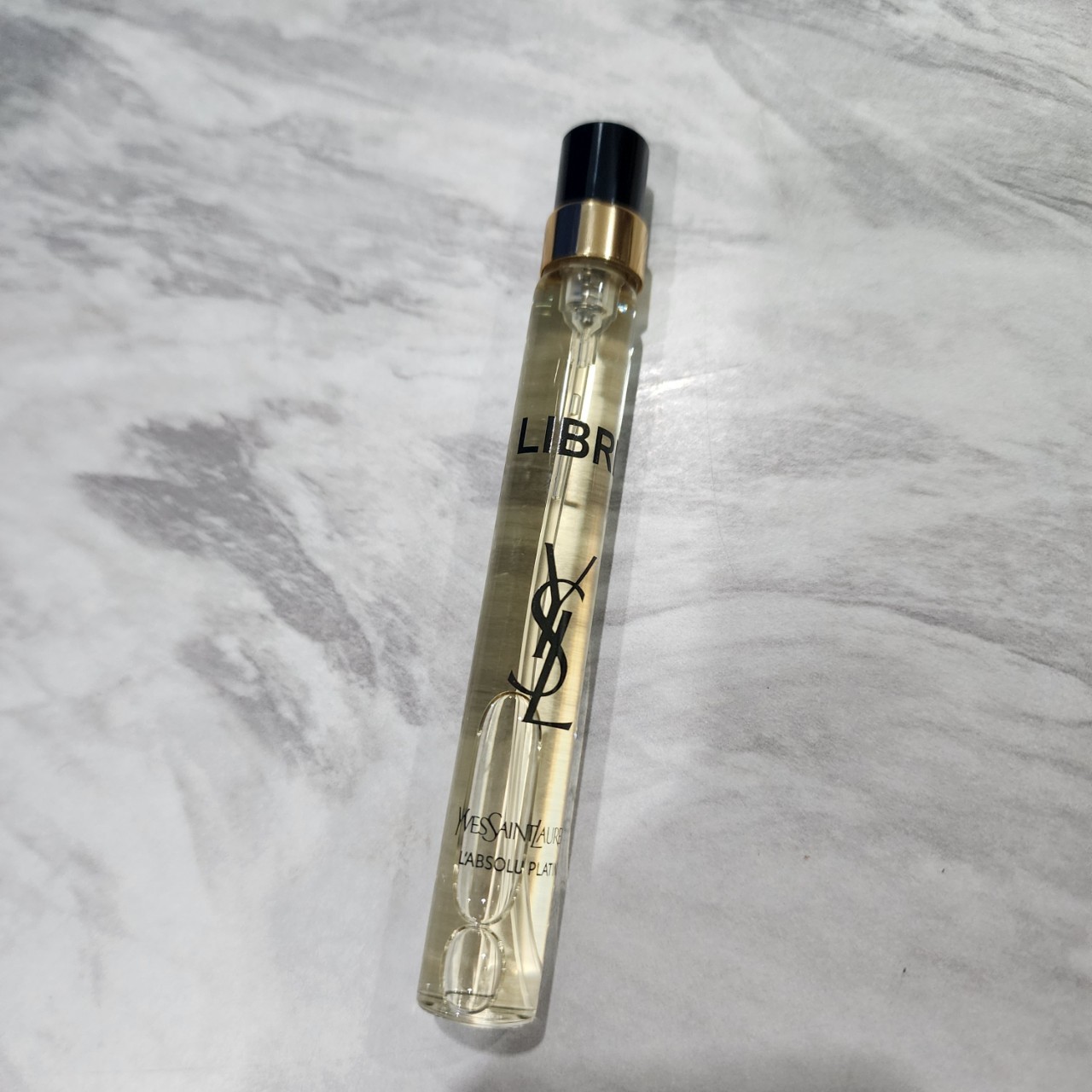 น้ำหอมจิ๋วมินิ YSL Libre L'Absolu Platine EDP 10ml แบบสเปรย์ไม่มีกล่อง ( Mini Perfume น้ำหอมขนาดพกพา) น้ำหอมจิ๋วมินิแบบทดลองแบบสเปรย์ พกพาก็สะดวกใช้ฉีดตามจุดชีพจร