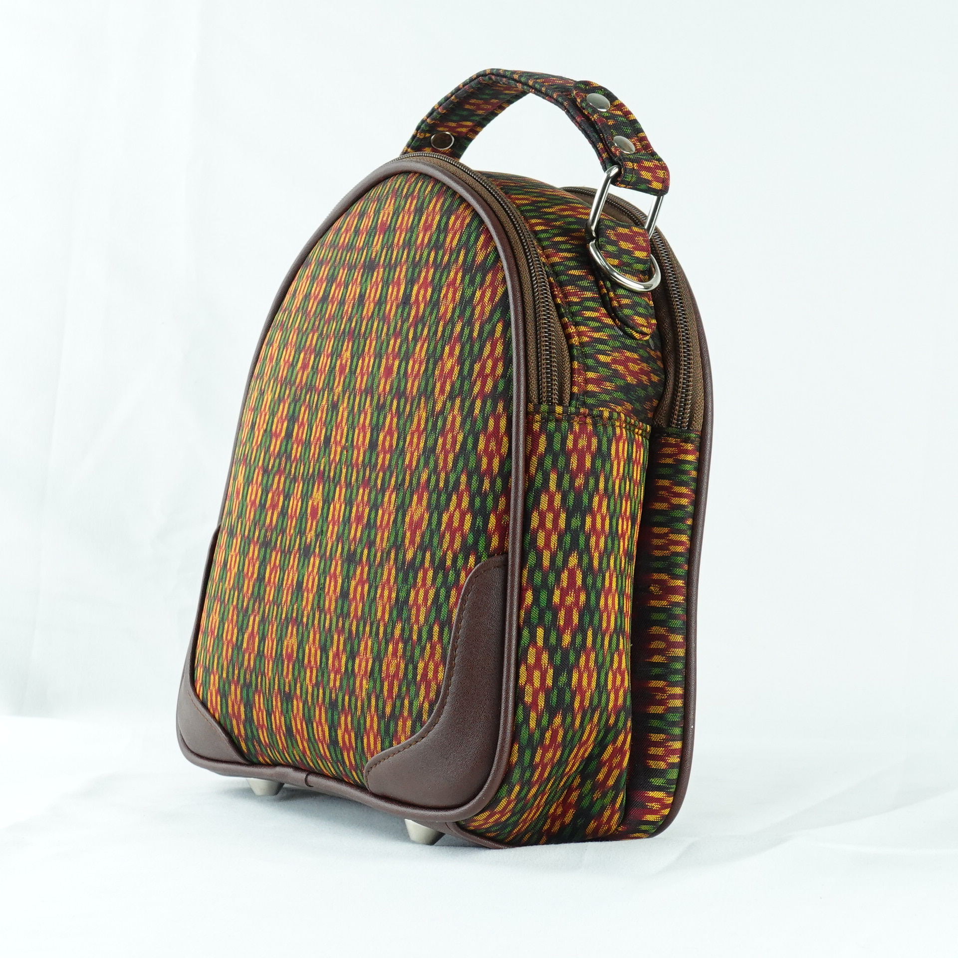 กระเป๋าถือไหมแท้ทรงโดมหลังเต่า พร้อมสายสะพาย ขนาด 8x21x21 ซม. ความสูงหูจับ 7 ซม. สีเขียว รหัส GO-TT-060568