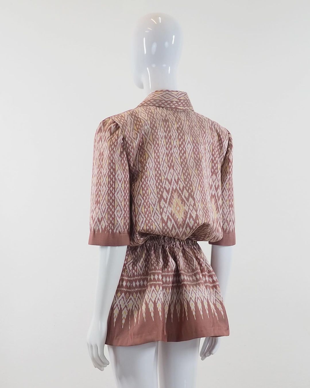 แบบตัด เสื้อผ้าไหม (ไม่รวมผ้า) ตามแบบ รหัส CUT-51-0324671