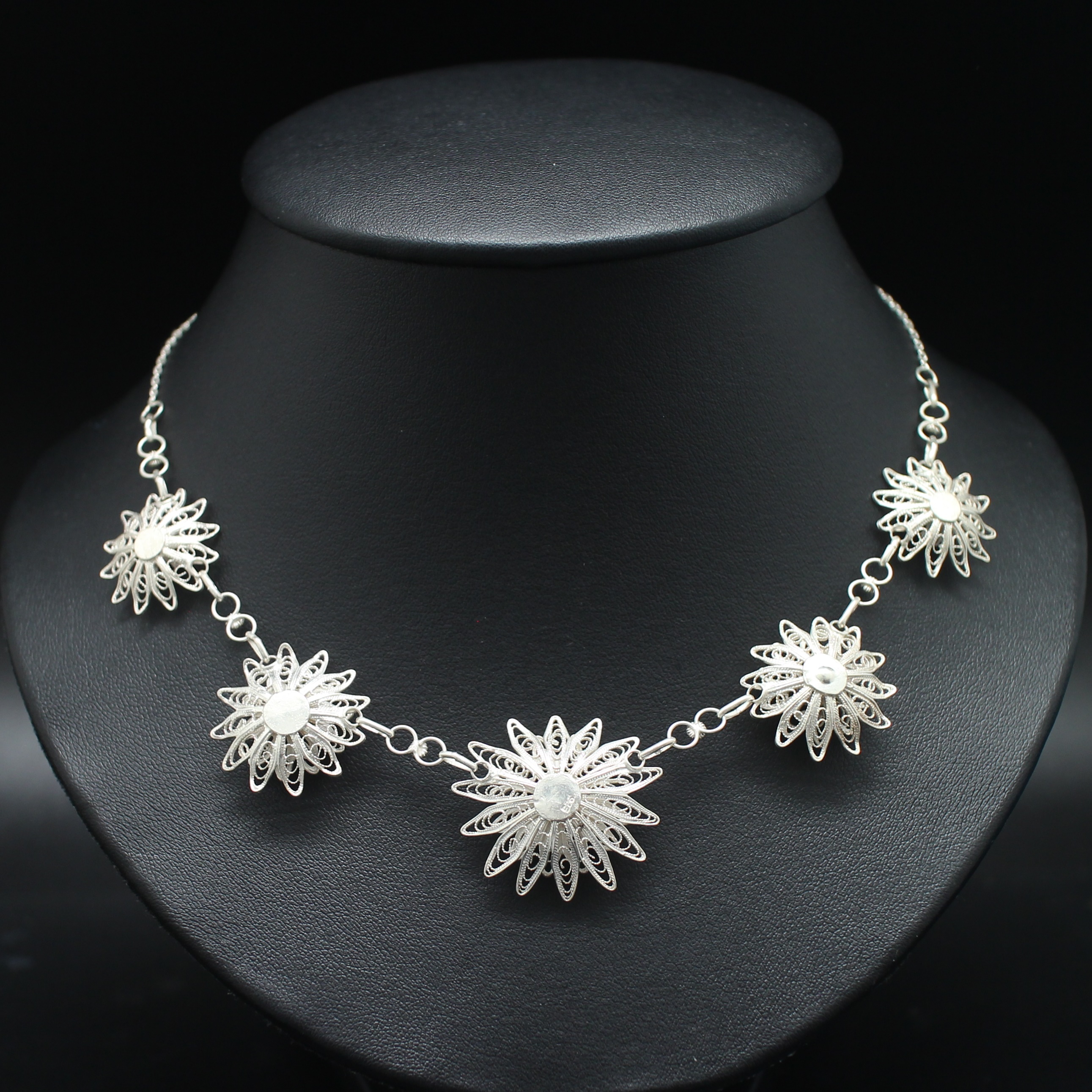 SI282 ชุดเครื่องประดับ สร้อยข้อมือ สร้อยคอ ต่างหู ดอกดาวกระจาย เงินแท้ นน. รวม 39 กรัม