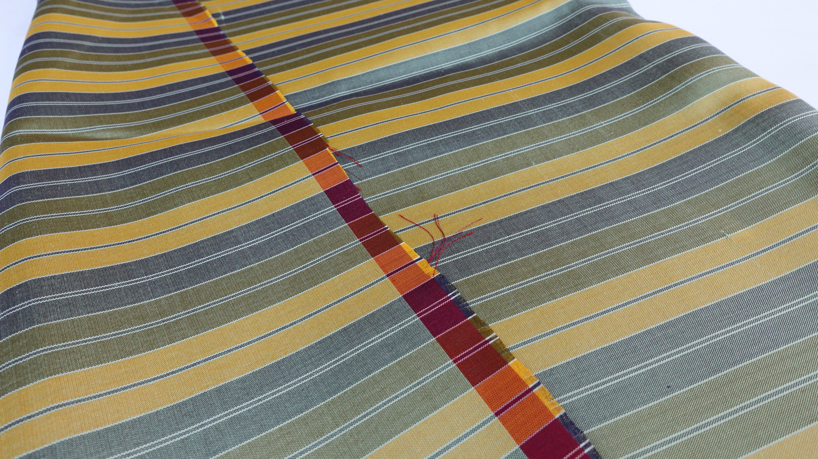 ผ้าไหม ลายริ้ว ไหมแท้ multicolor ลายขาวม้า สีเขียว (ราคาต่อเมตร) รหัส MC-76-P4583