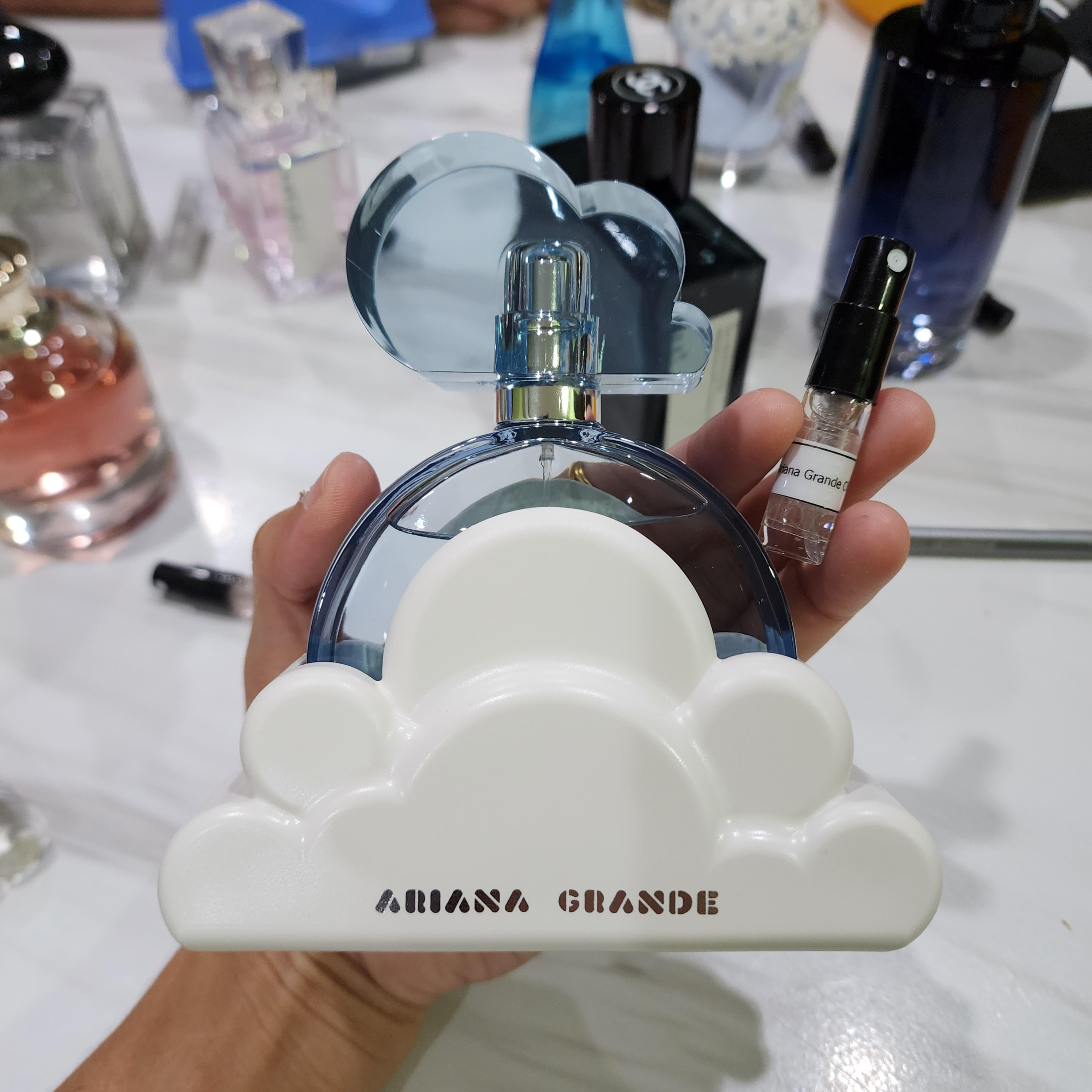 น้ำหอมแท้แบ่งขาย Ariana Grande Cloud EDP 💦แบ่ง 💕Travel Size แบบทดลอง
