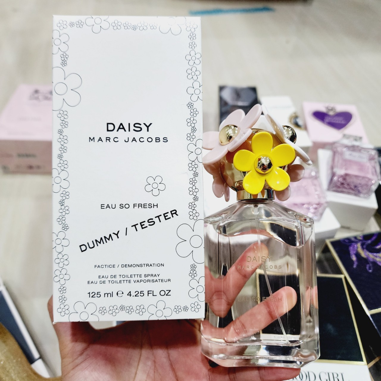 น้ำหอมแท้ Marc Jacobs Daisy Eau So Fresh 125ml กล่องเทสเตอร์
