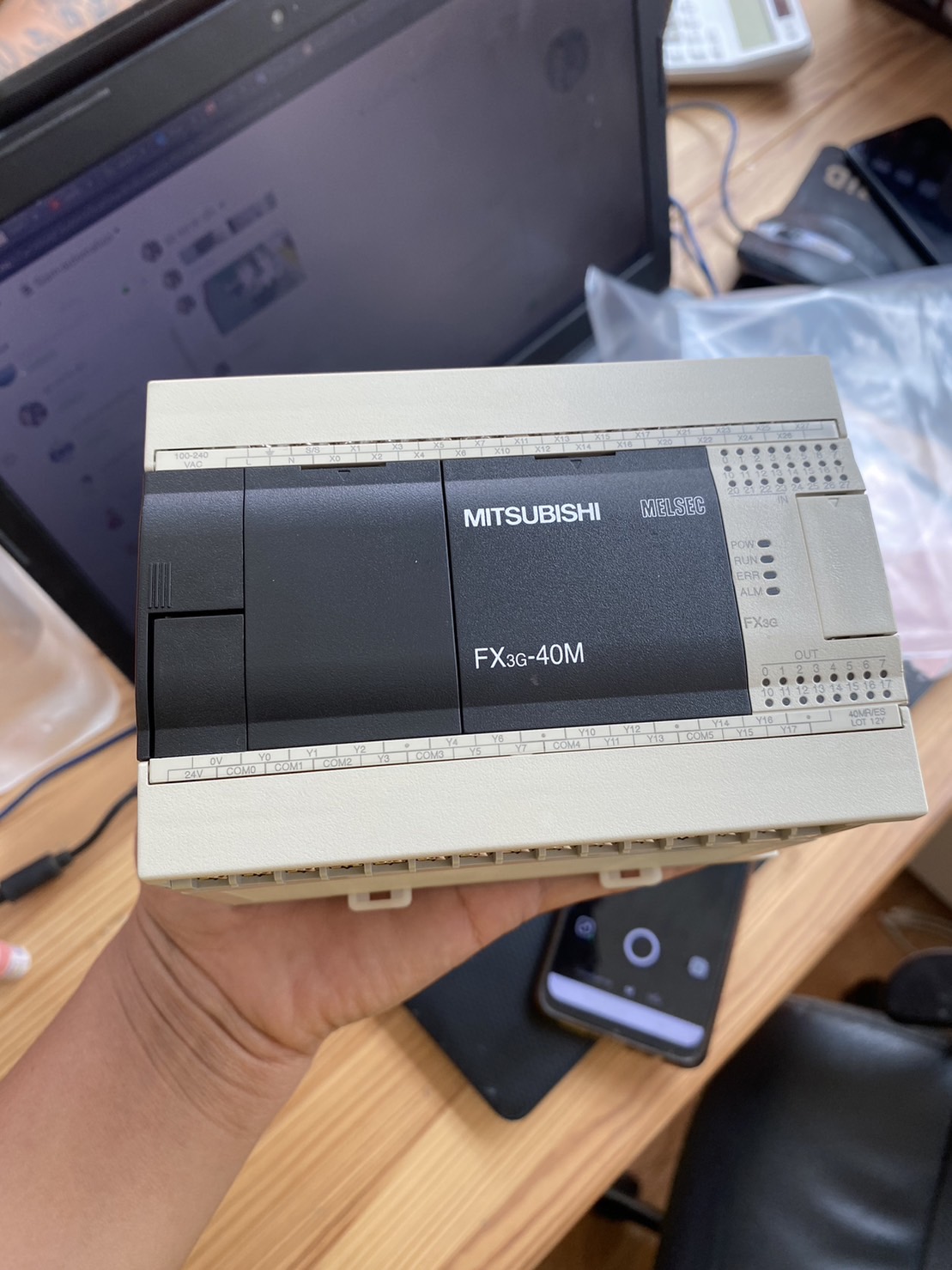 FX3G-40MR/ES กล่องมีตำหนิ