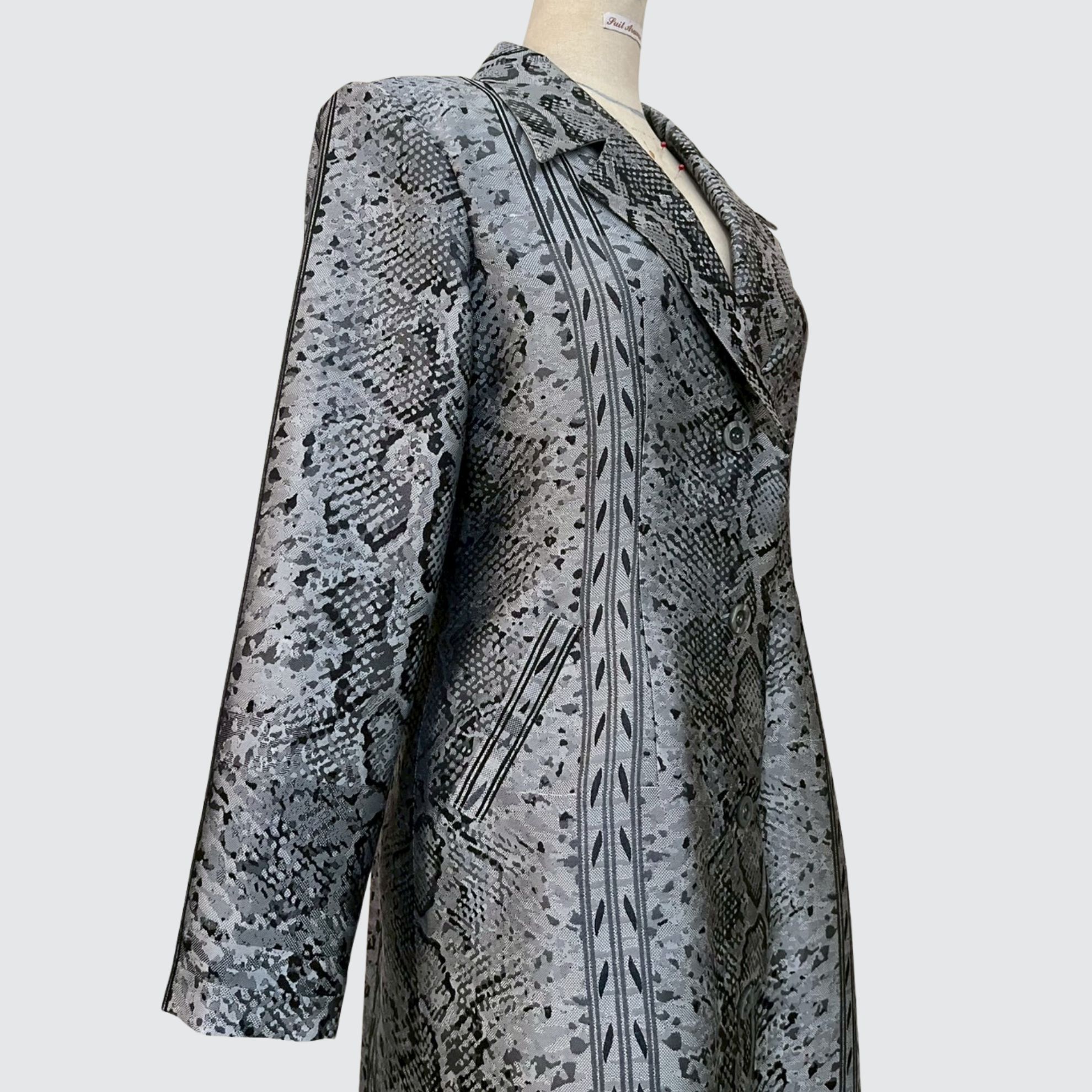 เสื้อโค้ท ผ้าไหมแท้ ลายโฮลนาคา | ตัดเย็บตามรูปร่าง | ส่งไซส์ได้