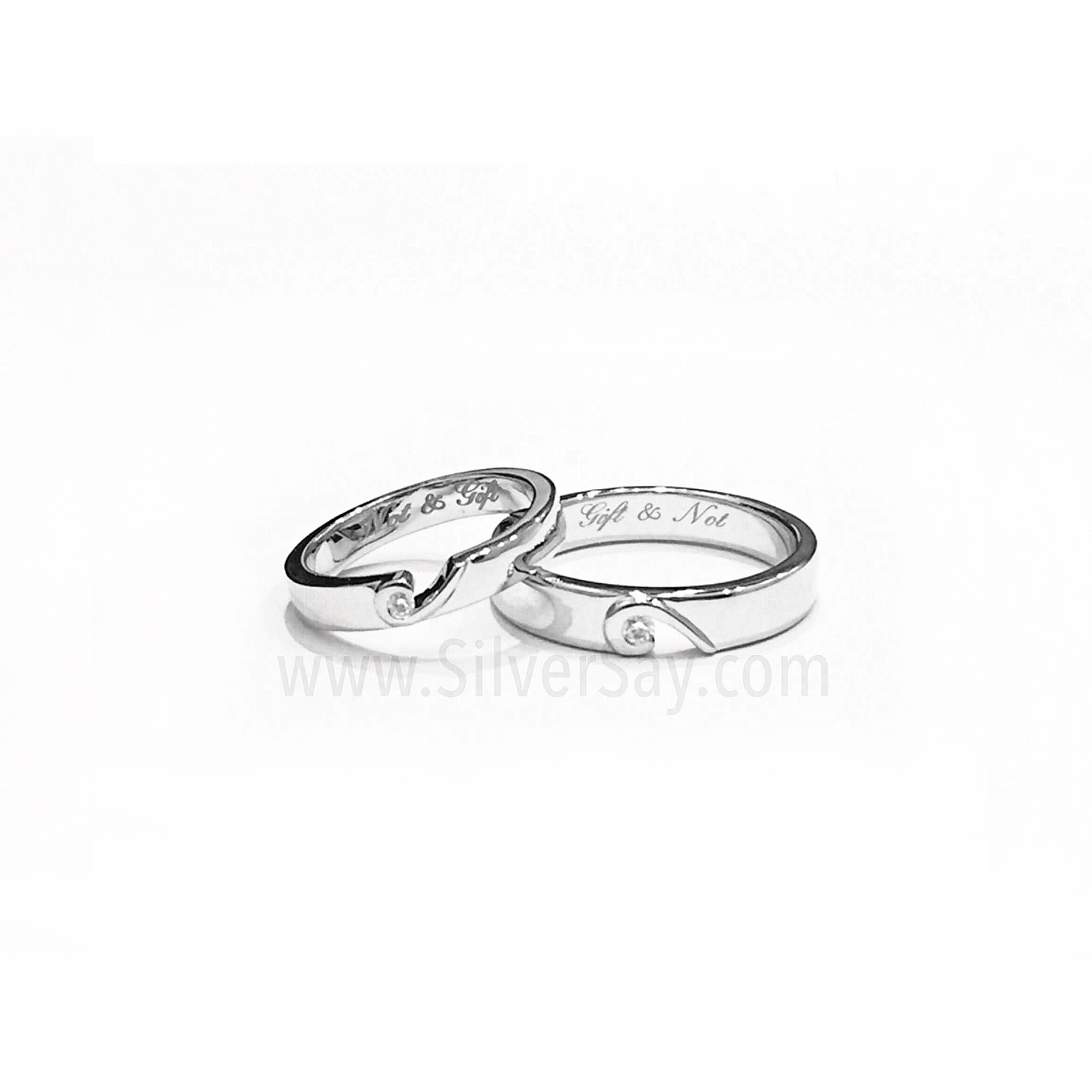 แหวนคู่สองวงประกอบกันเป็นรูปหัวใจ/สลักชื่อคู่รัก Gift & Not