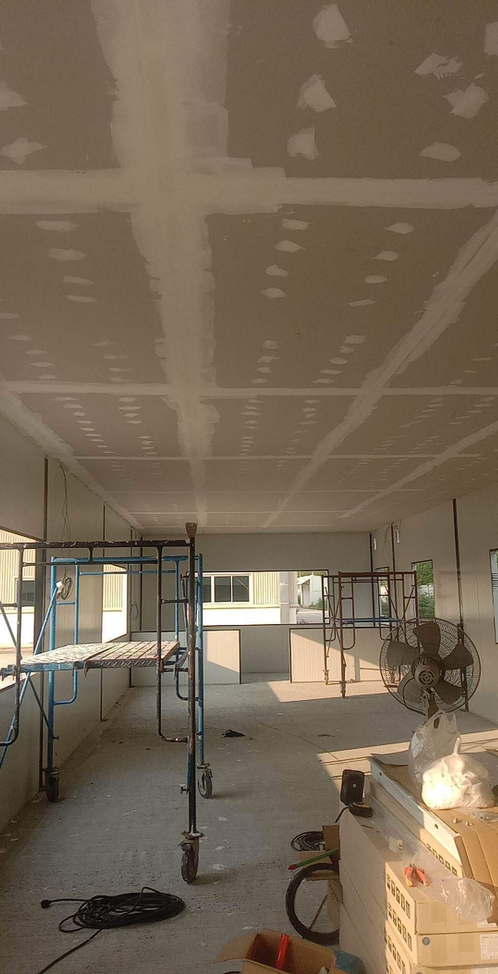 ออฟฟิศสำเร็จรูป บริษัทเหลียงซิ ขนาด5.00x20.00x4.50 เมตร