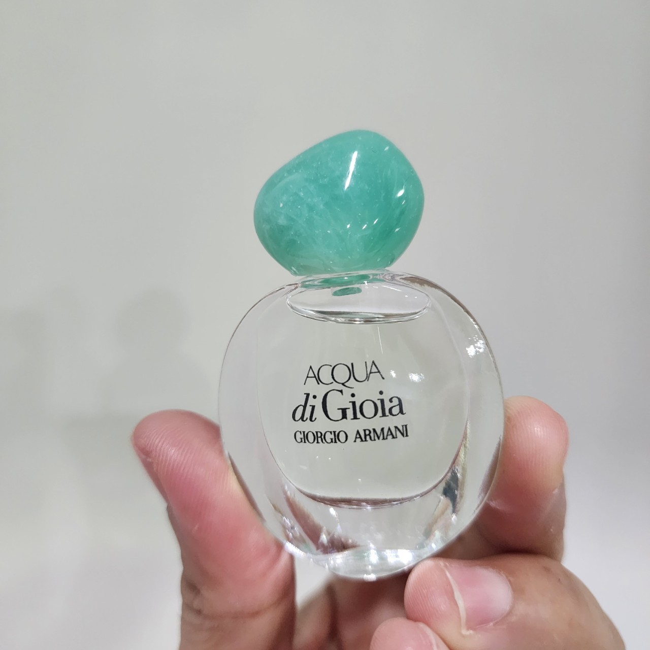 น้ำหอมจิ๋วมินิ Giorgio Armani Acqua Di Gio Gioia EDP 5ml Mini - ฝาเขียว แบบแต้ม ( Mini Perfume น้ำหอมขนาดพกพา) น้ำหอมจิ๋วมินิ ขวดน่ารัก ตั้งโชว์ก็สวย พกพาก็สะดวก หัวแต้มตามจุดชีพจร