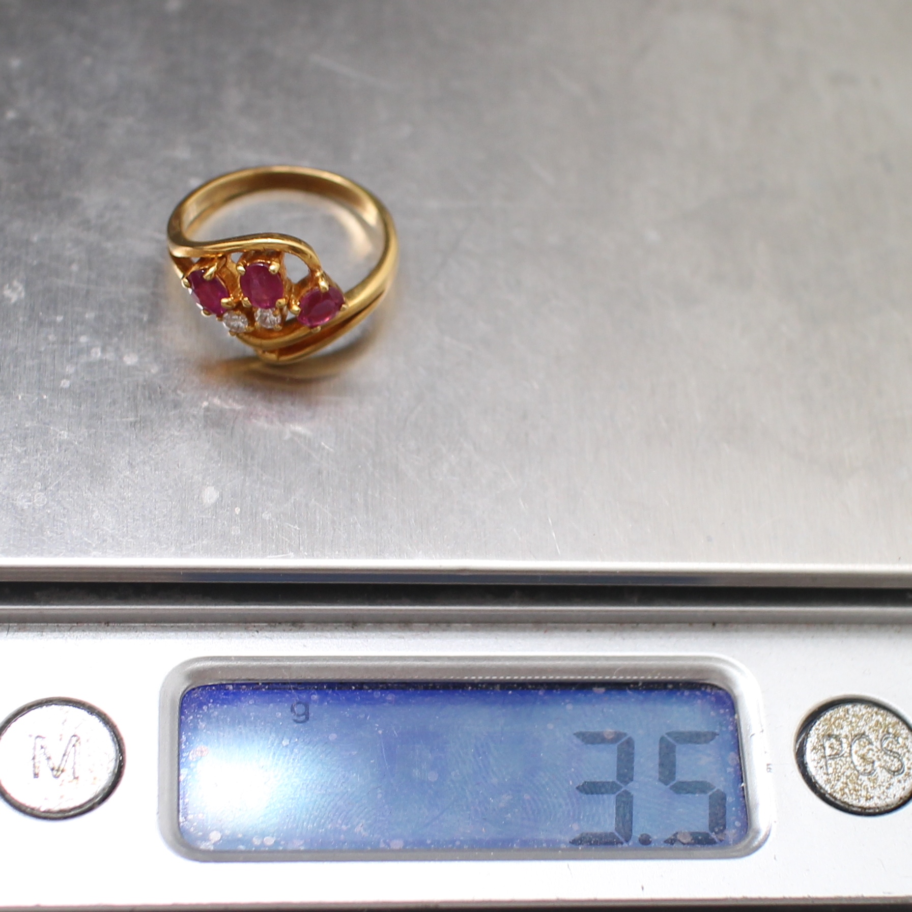 RG250114 แหวนทับทิมประดับเพชร เพชรแท้ 3 เม็ด 0.03 กะรัต ทองแท้ 90% นน. 3.5 กรัม ขนาดแหวน 49