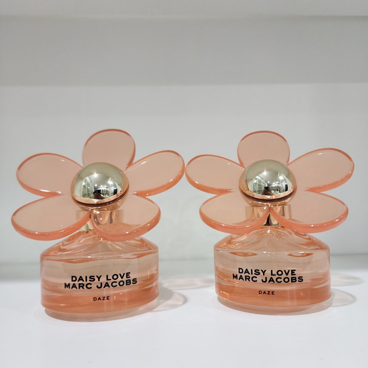 น้ำหอมแท้ Marc Jacobs Daisy Love Daze Eau de Toilette 50ml ไม่มีกล่องและสติ๊กเกอร์