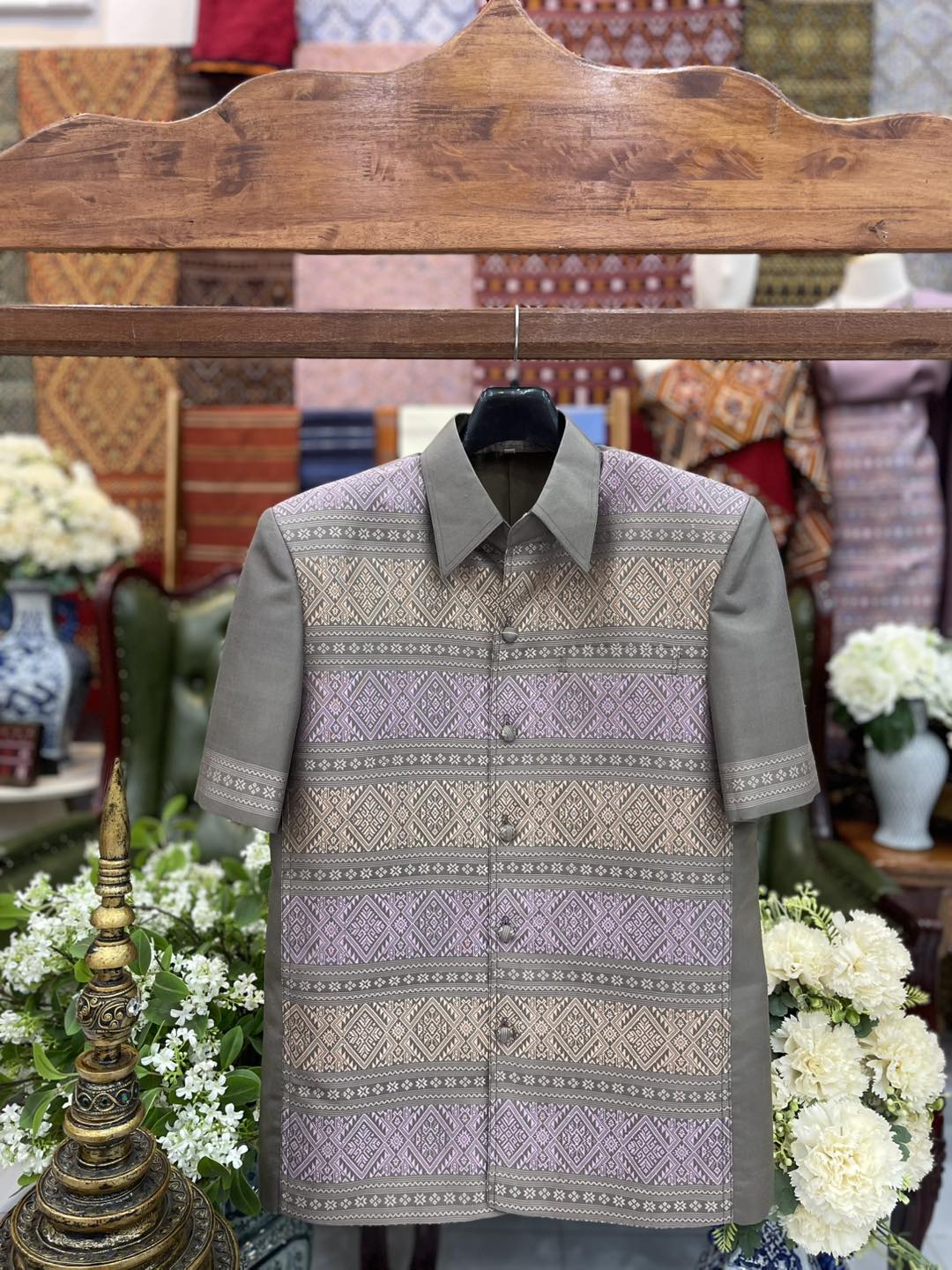 เสื้อสูทไหมแพรวา แขนสั้น สีเขียวเทา ไซส์L รหัส DR-BM-0523681