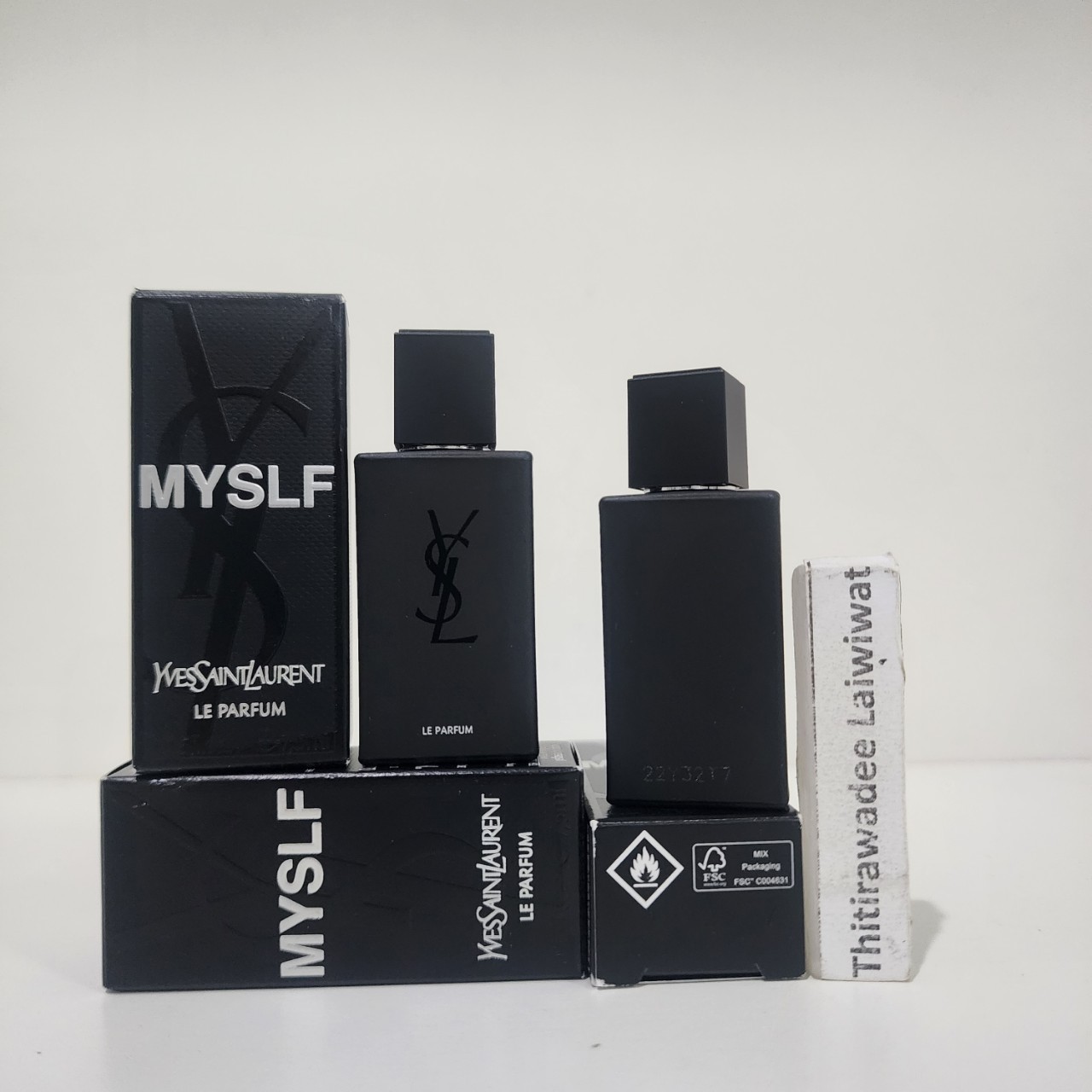 น้ำหอมจิ๋วมินิ YSL MYSLF Le Parfum 7.5ml แบบแต้มมีกล่อง ( Mini Perfume น้ำหอมขนาดพกพา) น้ำหอมจิ๋วมินิ ขวดน่ารัก ตั้งโชว์ก็สวย พกพาก็สะดวก หัวแต้มตามจุดชีพจร