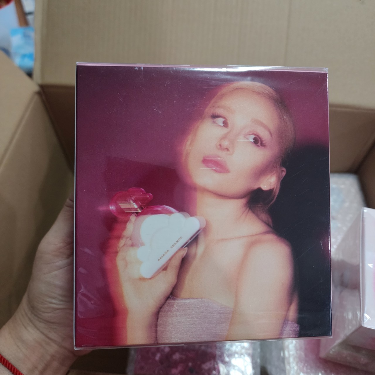 น้ำหอมแท้ Ariana Grande Cloud Pink Eau De Parfum 100ml กล่องซีล