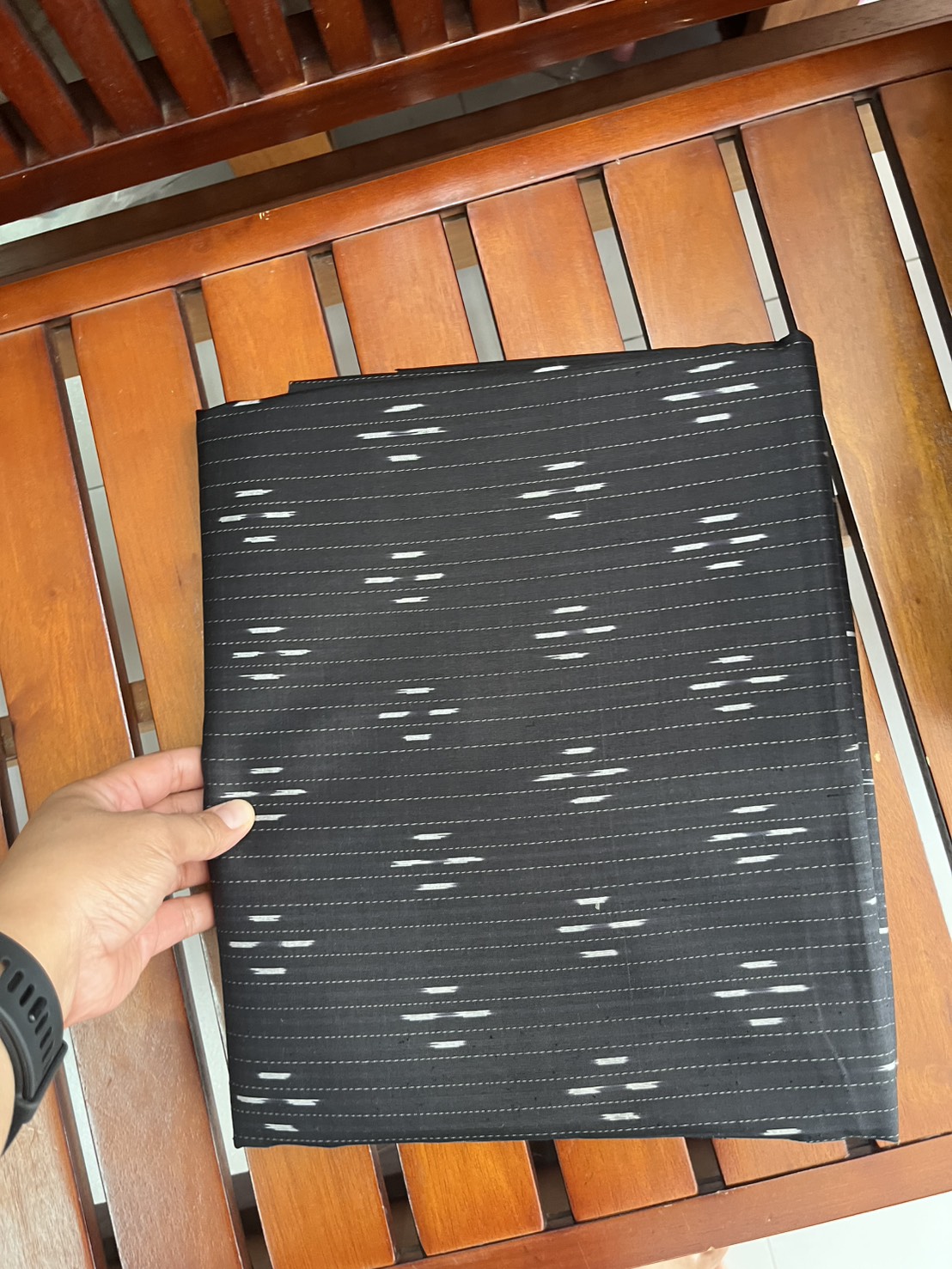 ผ้าไหมมัดหมี่ ผ้ากาบบัว ไหมแท้ ลายดอกแก้ว สีดำ ตัดขายเป็นเมตร รหัส CISP-119-KBJ17