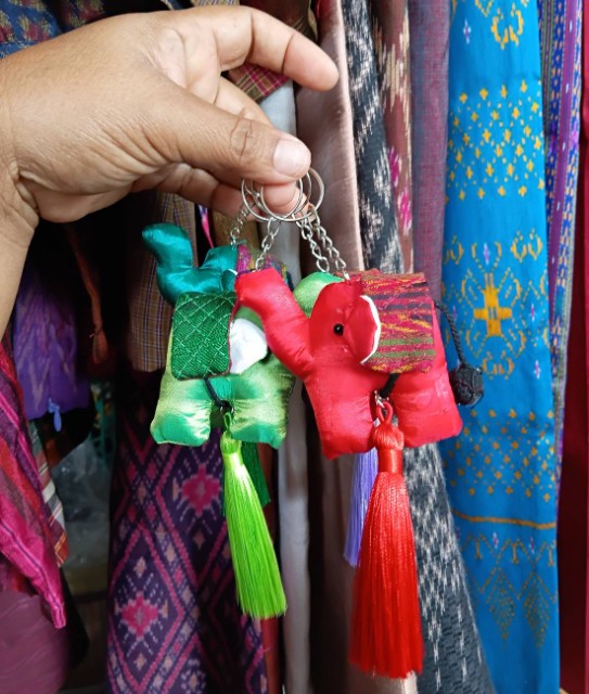 พวงกุญแจ ช้าง แบบมีพู่ คละสี คละลาย GF-34-08086816