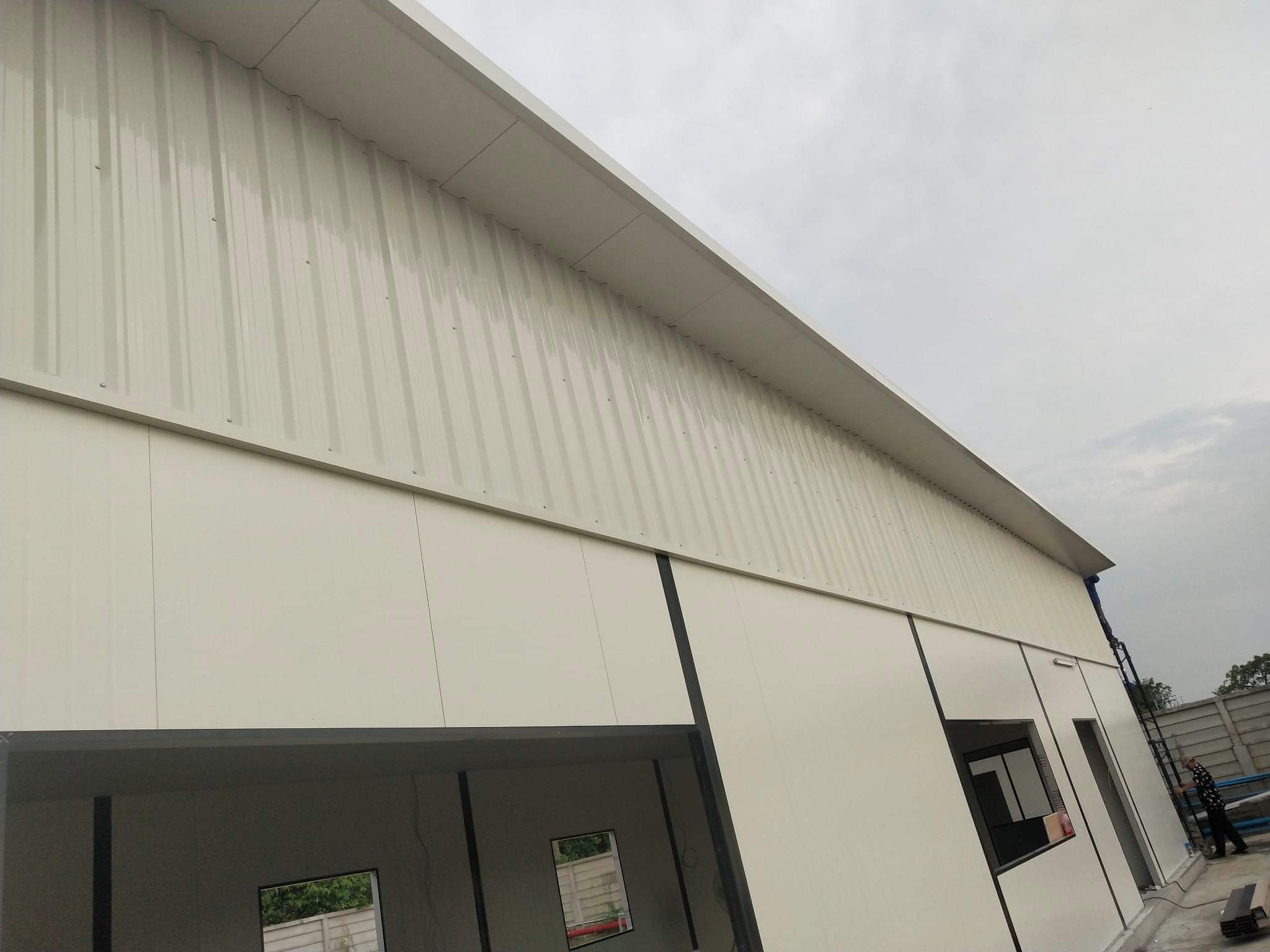 ออฟฟิศสำเร็จรูป บริษัทเหลียงซิ ขนาด5.00x20.00x4.50 เมตร