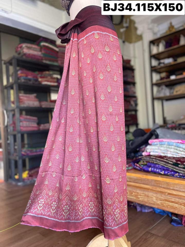 ซิ่น พระตะบอง ไหมบ้านสาวมือ ย้อมสีธรรมชาติ ขนาด 115x155ซม สีน้ำเงิน สีม่วง รหัส N9-SIL-BJ34