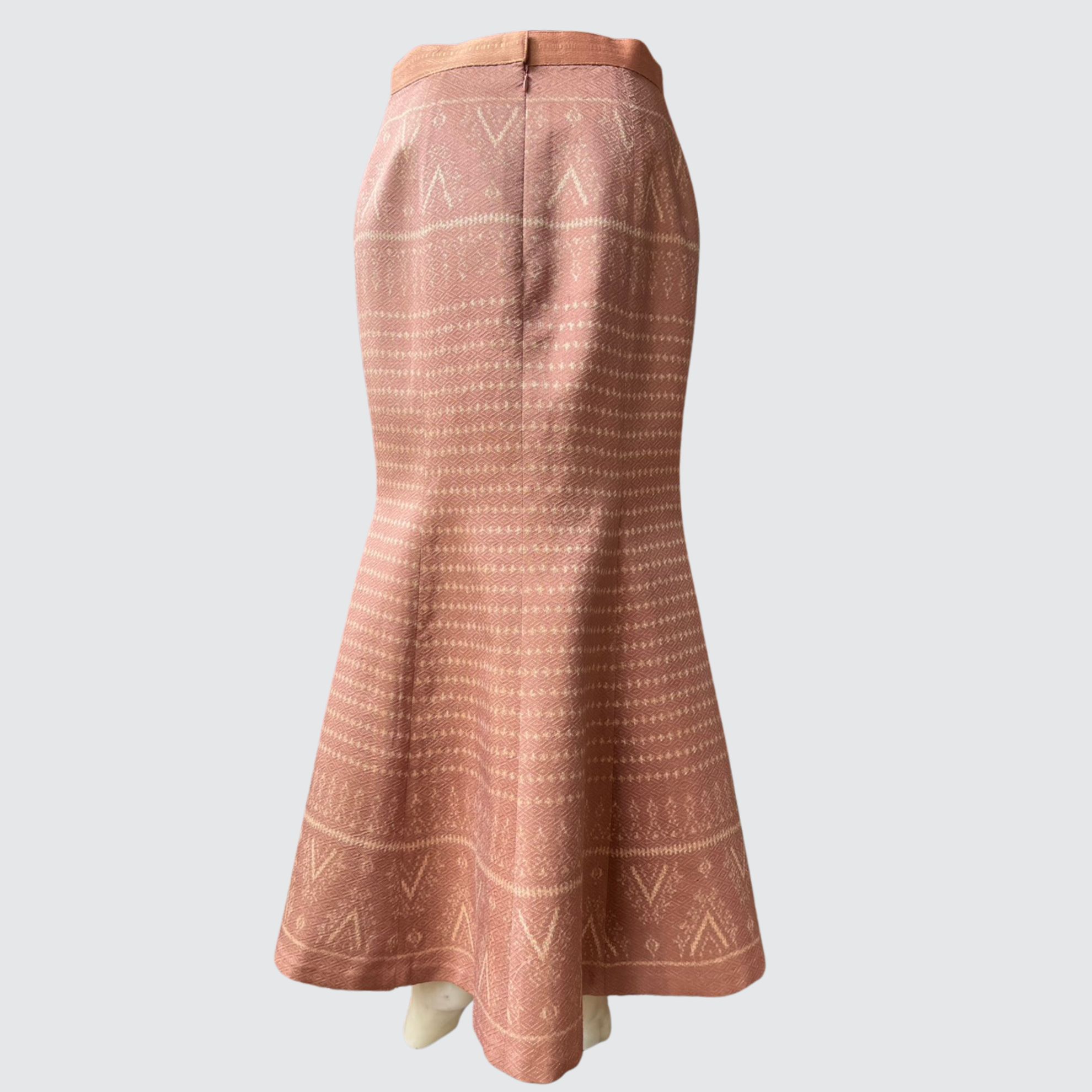 กระโปรงทรงหางปลา ตัดเย็บจากผ้าไหมมัดหมี่ยกดอก ไหมแท้100% | ตัดเย็บตามรูปร่าง | เลือกผ้า ส่งไซส์ได้