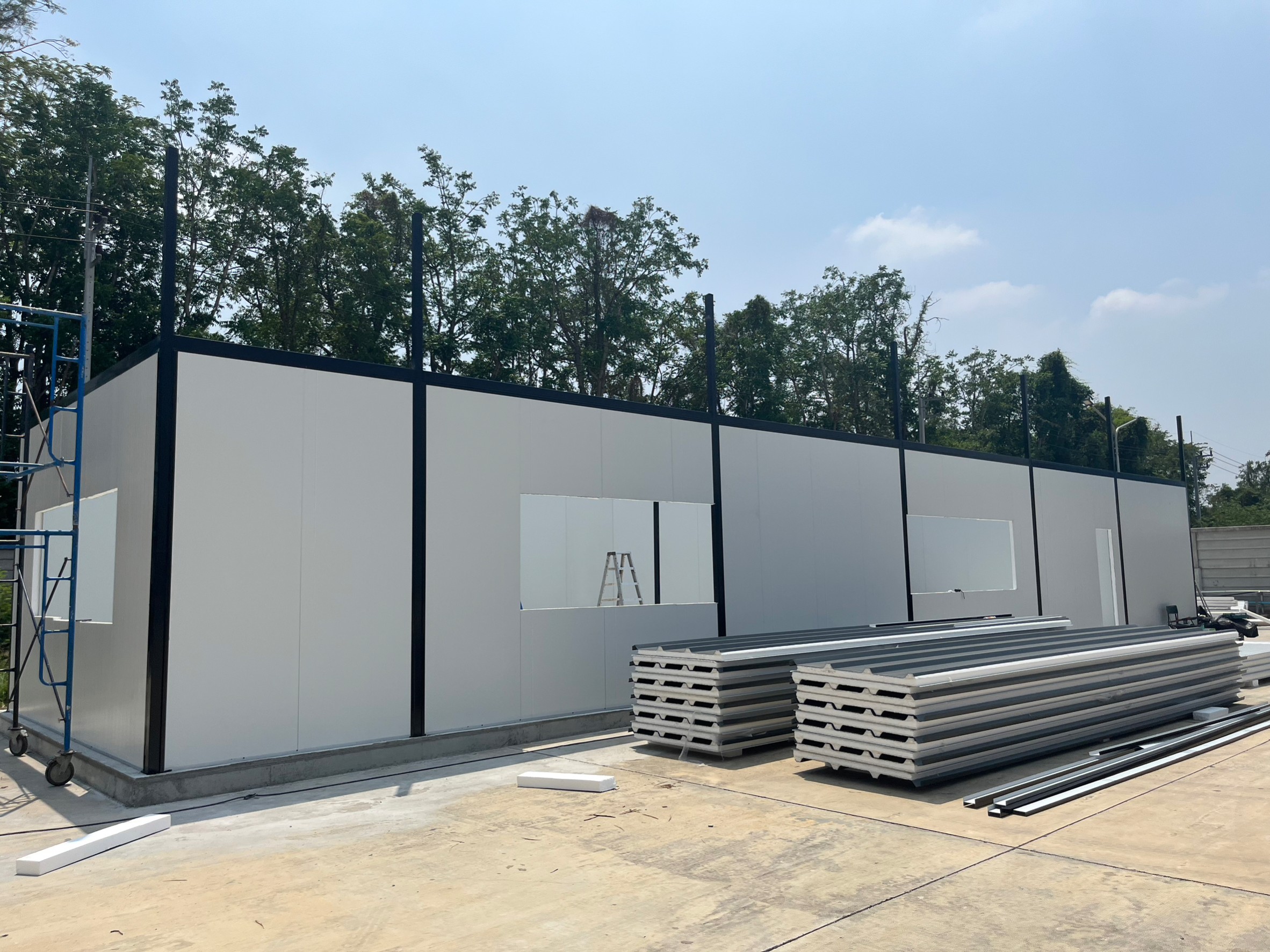 ออฟฟิศสำเร็จรูป บริษัทเหลียงซิ ขนาด5.00x20.00x4.50 เมตร