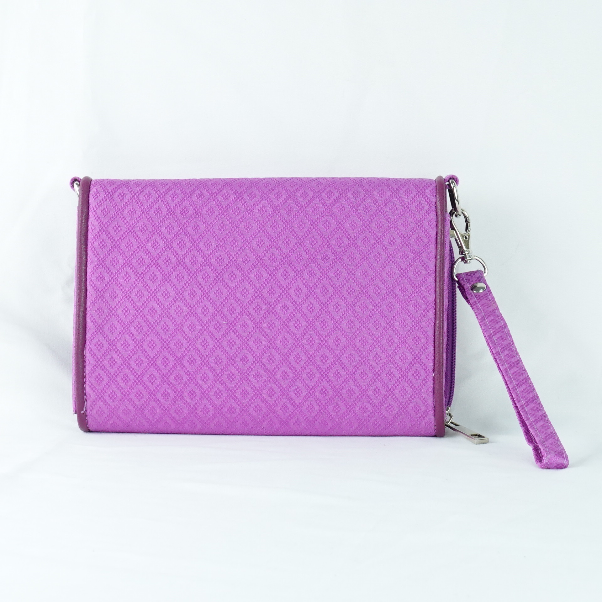 กระเป๋าถือไหมแท้ทรงคลัทช์ พร้อมสายสะพาย ขนาด 15x20ซม.สีชมพูเข้ม รหัส GO-TT-060568158