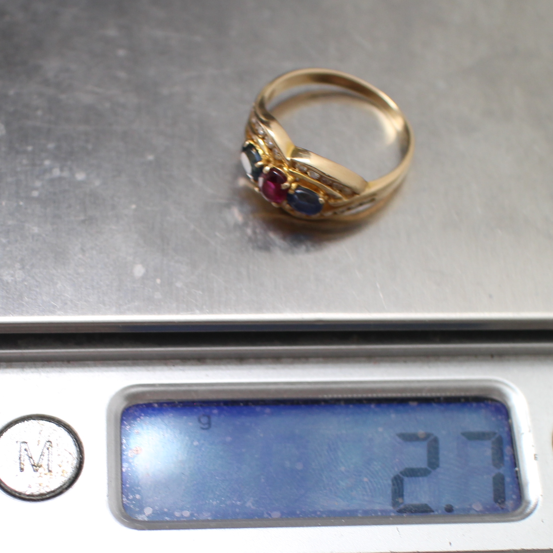 RG250115 แหวนทับทิมบ่าข้างไพลิน ล้อมเพชรแท้ 24 เม็ด 0.20 กะรัต ทองแท้ 14k นน. 2.7 กรัม ขนาดแหวน 52